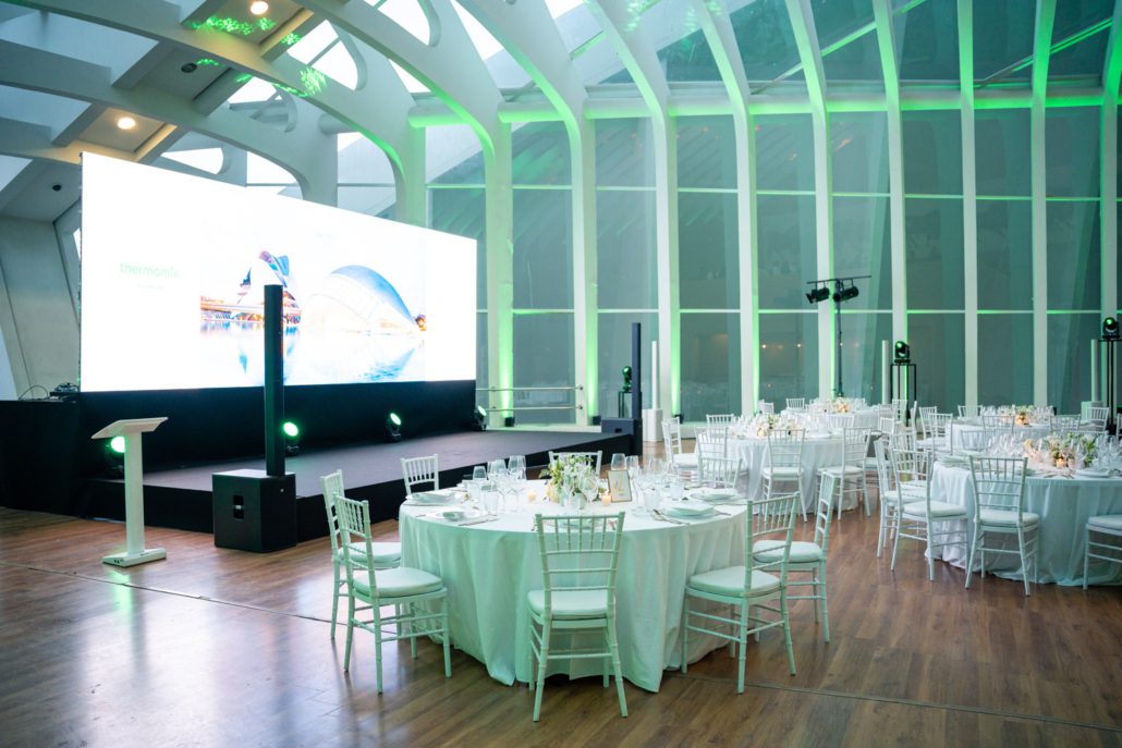 Montaje de equipos de sonido para convenciones y congresos Montaje de equipos de sonido para convenciones y congresos